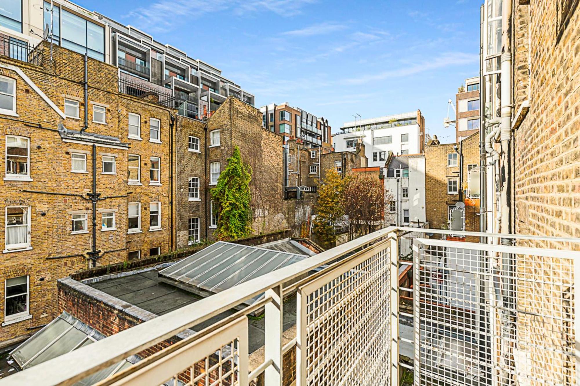 One-Bedroom Abode With A Balcony In Central Londres Exterior foto